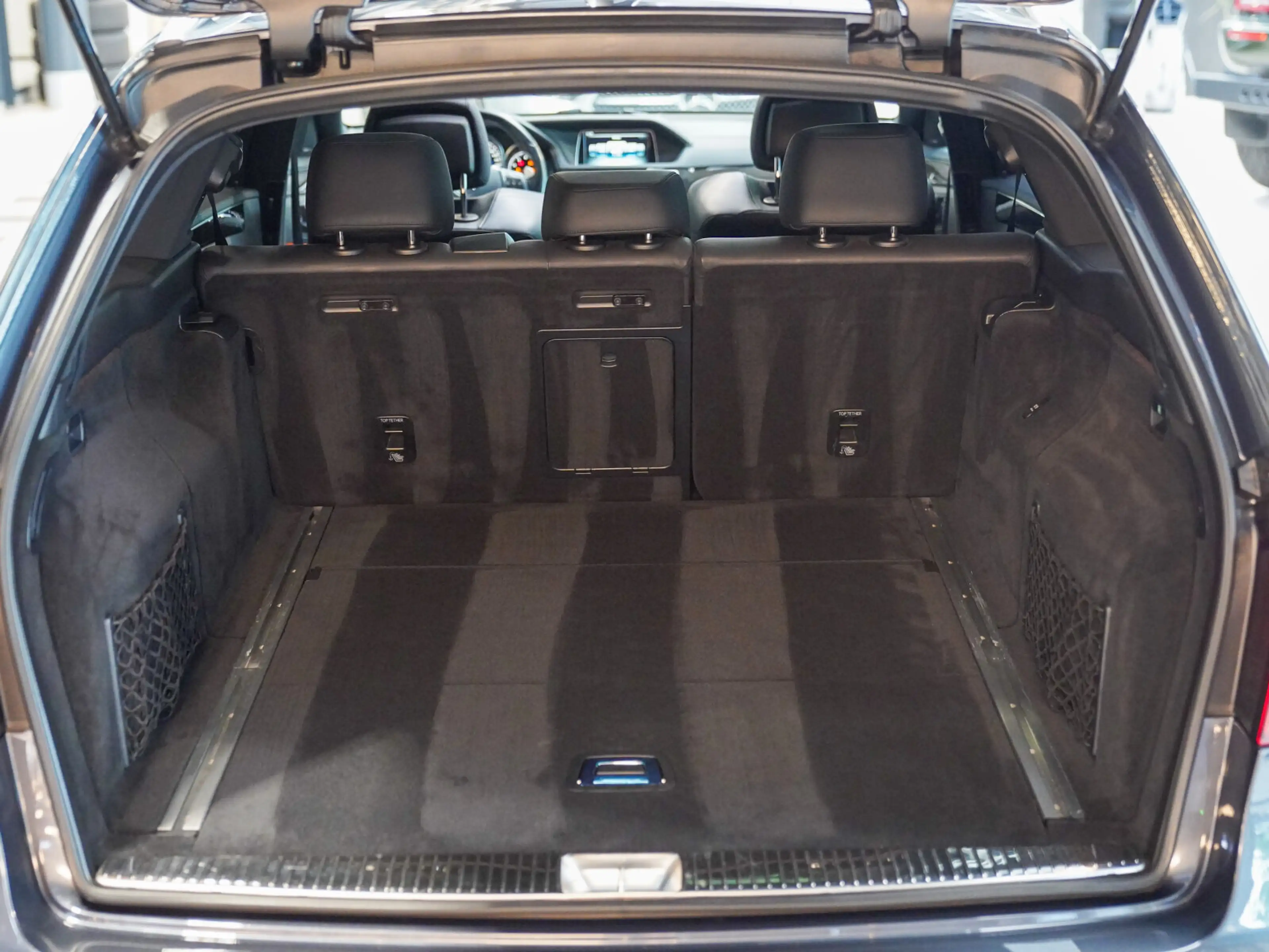 Mercedes-Benz E 63 AMG E 63 AMG T 4M VMAX Kunde kommt Freitag AMG Sport — photo 5