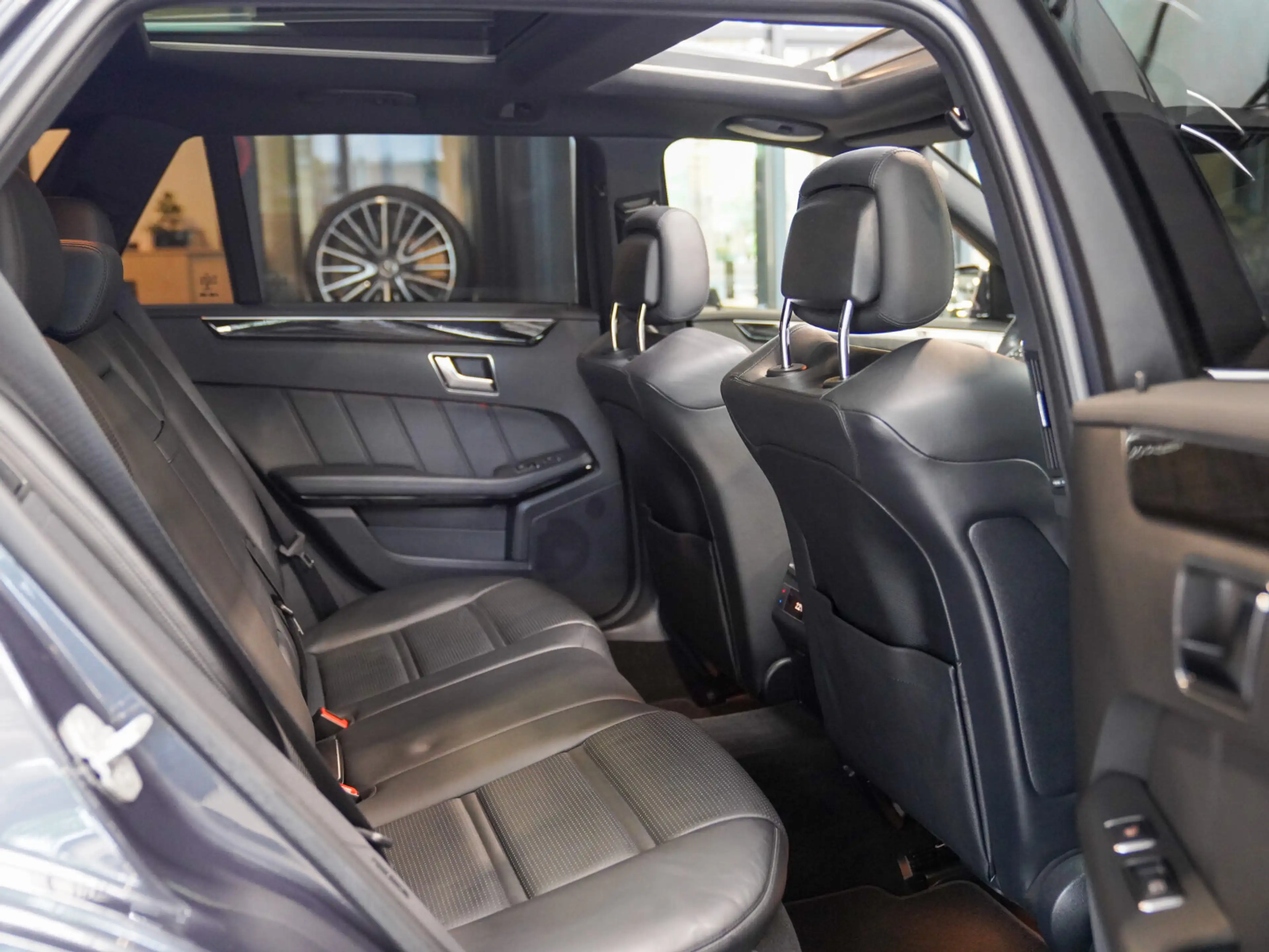 Mercedes-Benz E 63 AMG E 63 AMG T 4M VMAX Kunde kommt Freitag AMG Sport — photo 13