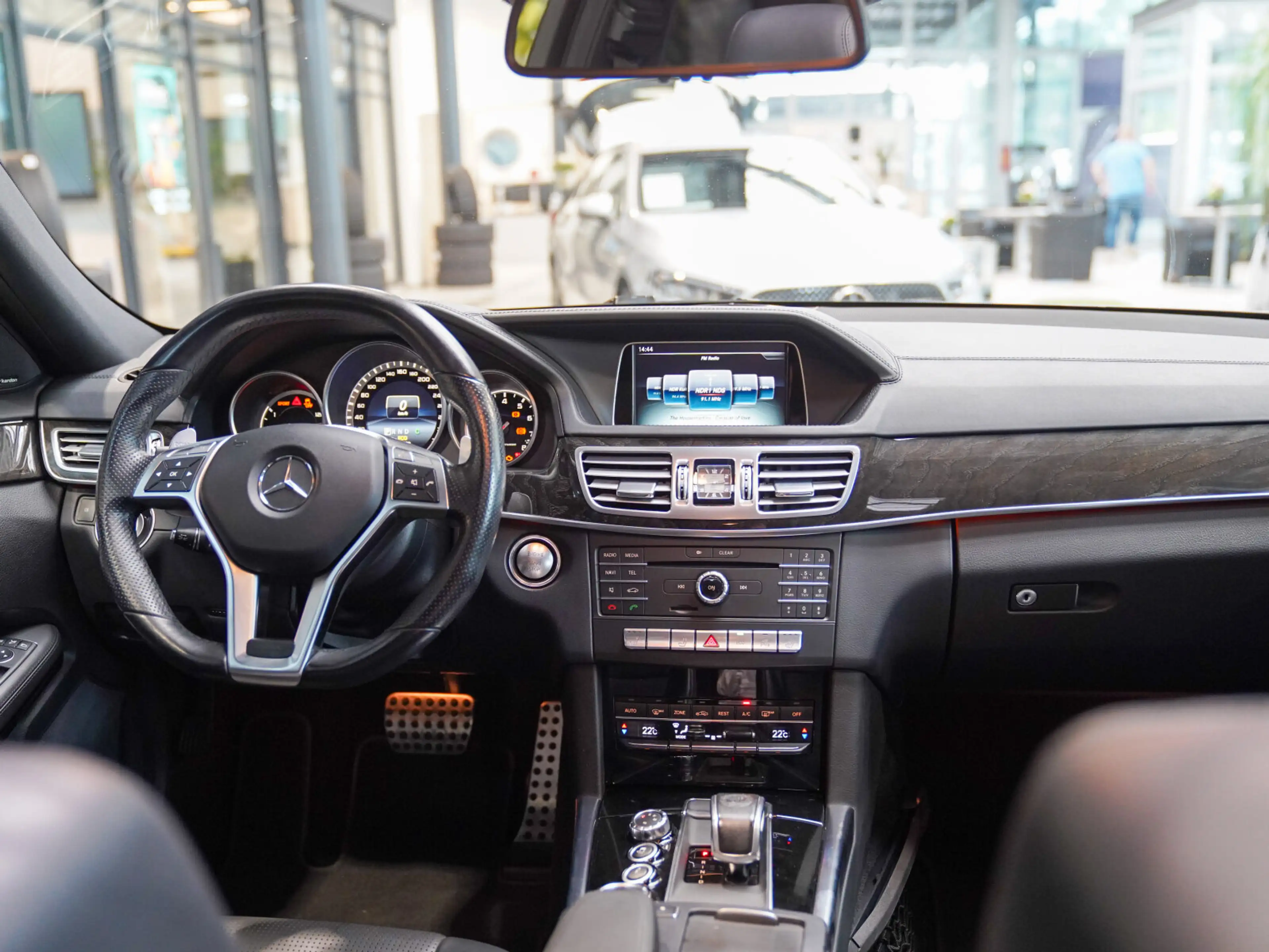 Mercedes-Benz E 63 AMG E 63 AMG T 4M VMAX Kunde kommt Freitag AMG Sport — photo 15