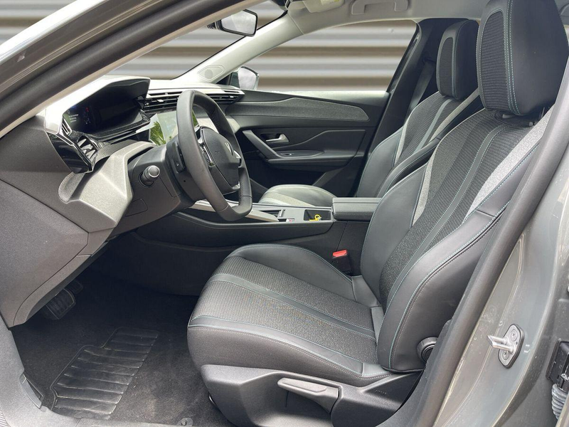 Peugeot 408 Allure Hybrid 145  e-DCS6 Navi+360° Kam+ACC+DAB+ — photo 11