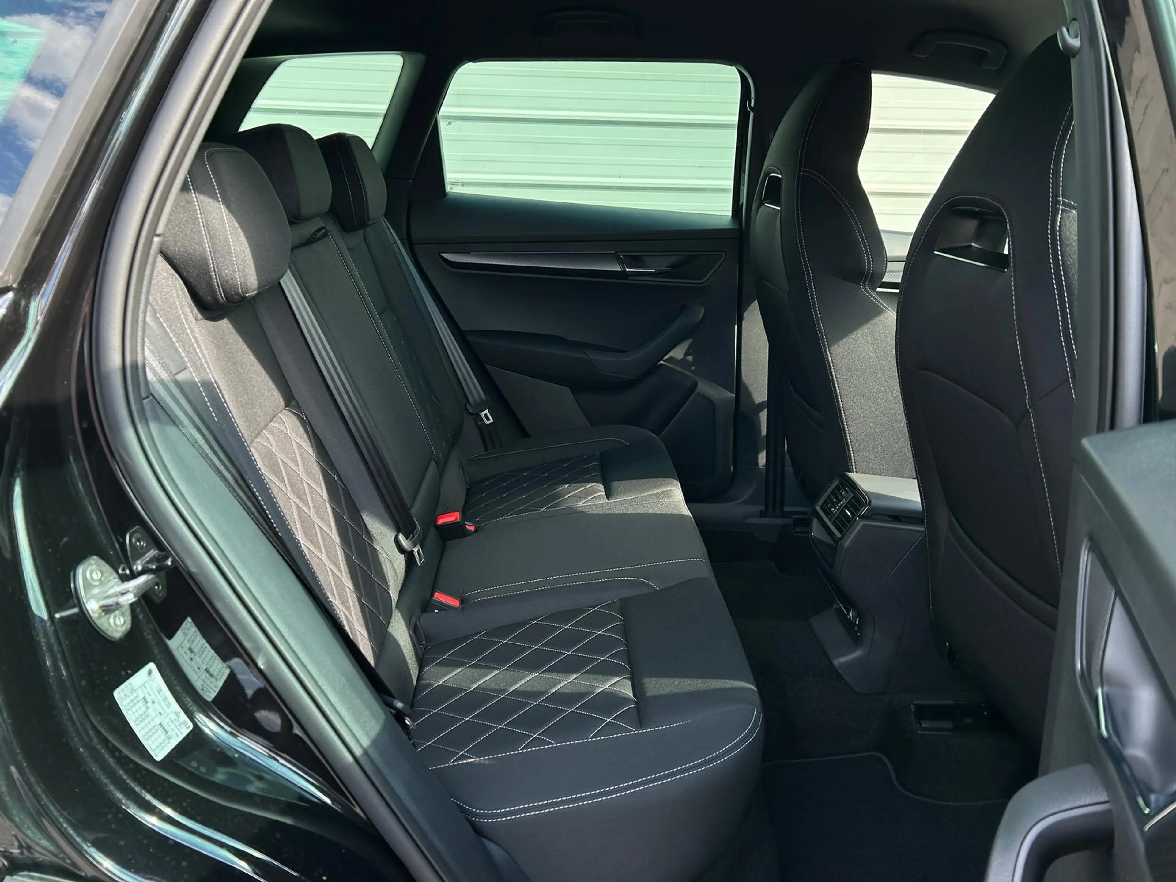 Skoda Karoq Sportline 2.0 TDI DSG AHK*NAVI*Android Auto**SHZ*K — photo 14