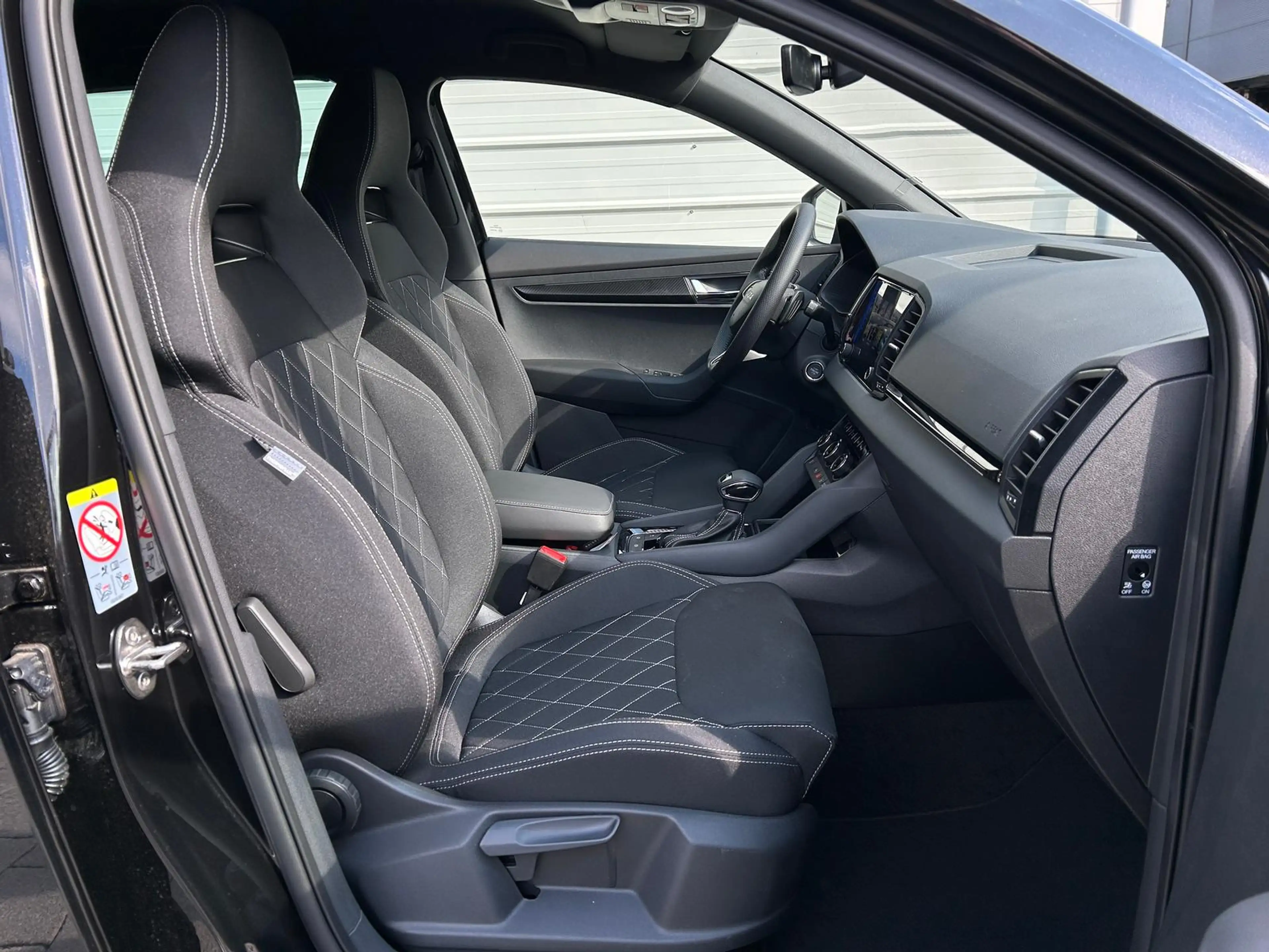 Skoda Karoq Sportline 2.0 TDI DSG AHK*NAVI*Android Auto**SHZ*K — photo 12