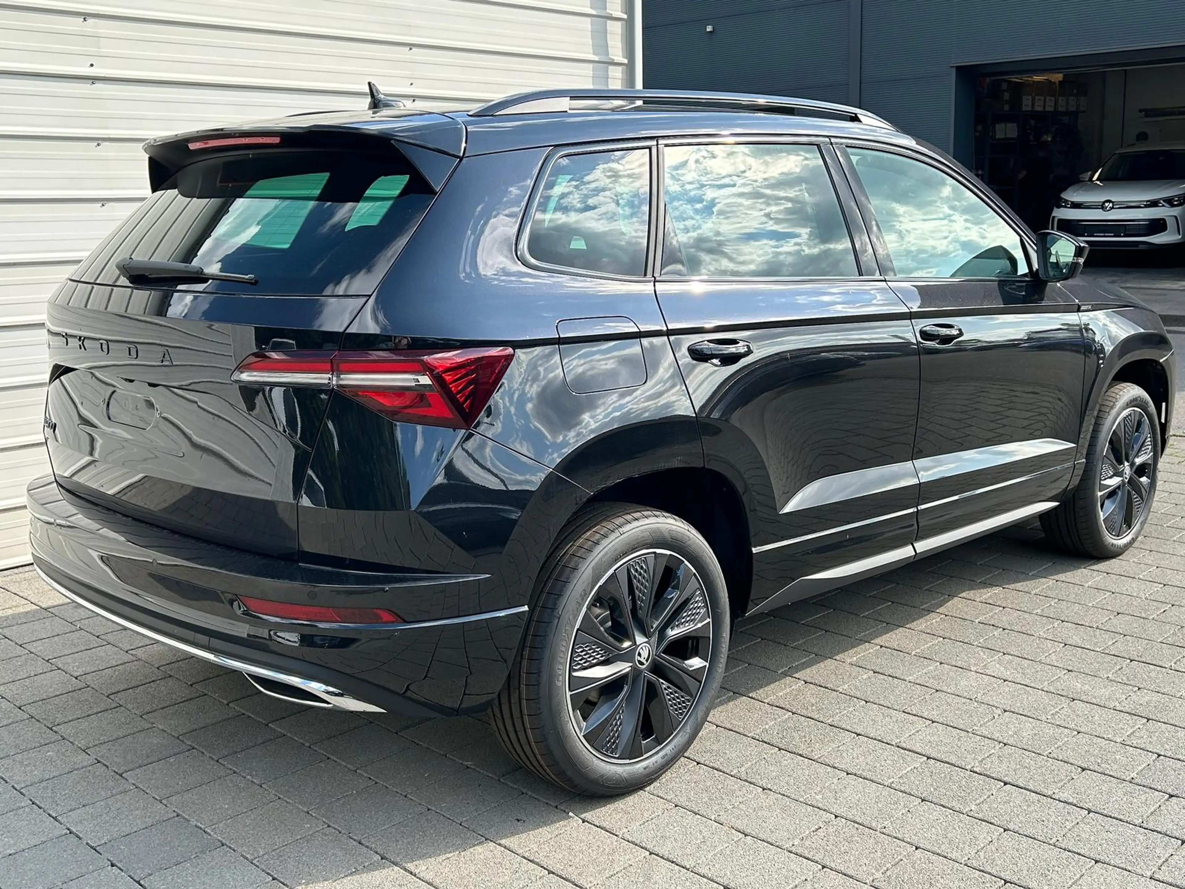 Skoda Karoq Sportline 2.0 TDI DSG AHK*NAVI*Android Auto**SHZ*K — photo 4