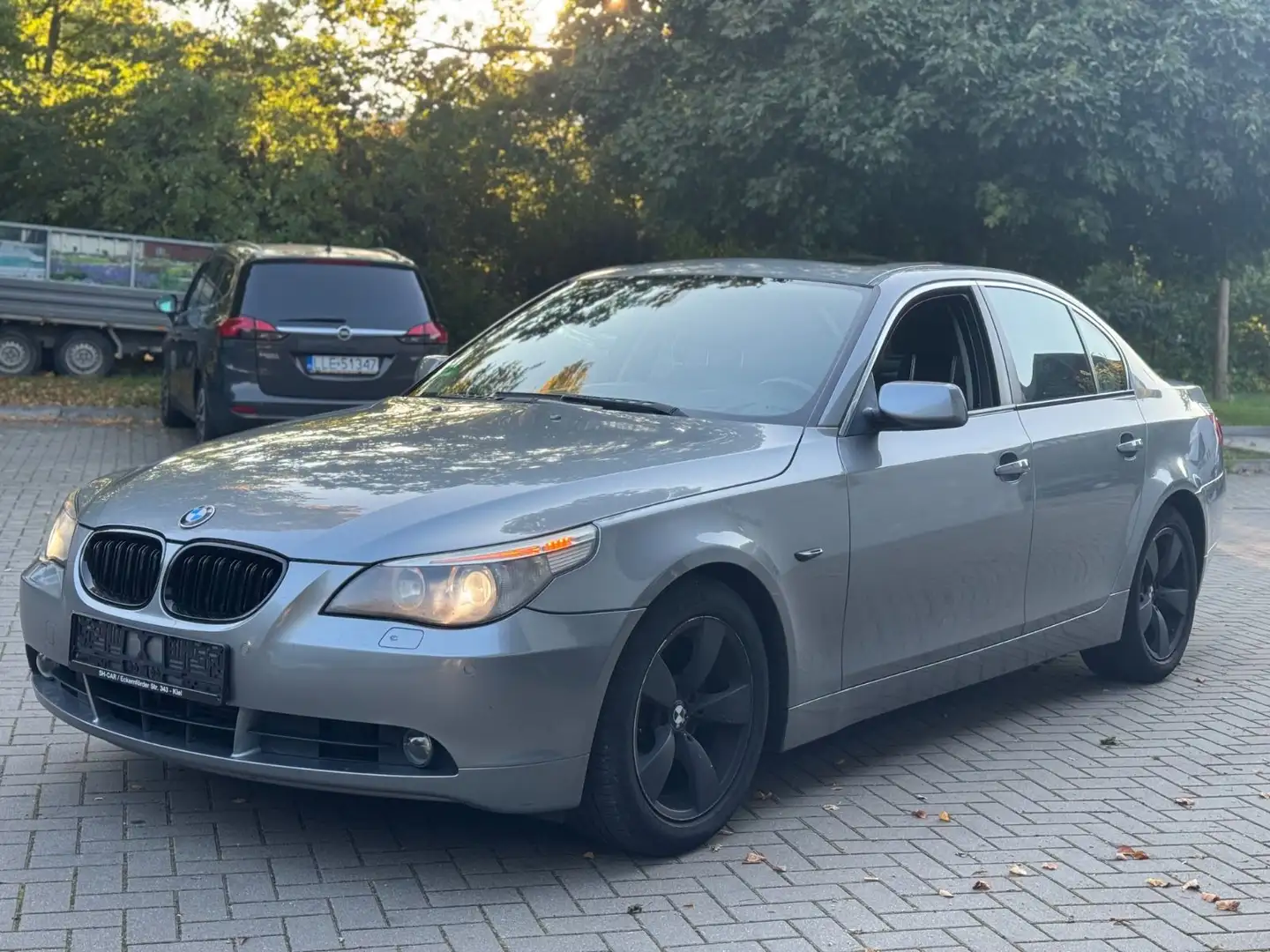 BMW 530 5 Lim. 530d / TÜV BIS 04/27 / HEAD UP Grau - 1