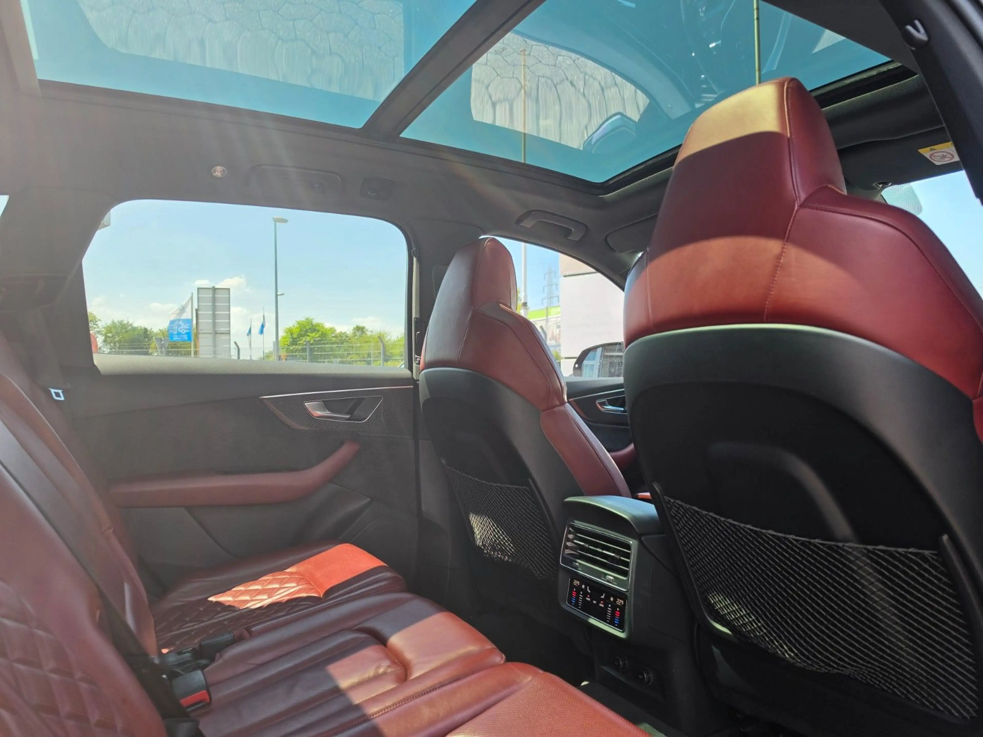 Audi SQ7 4.0 TDI quattro*CARBON*HuD*PANO*Massage — photo 10