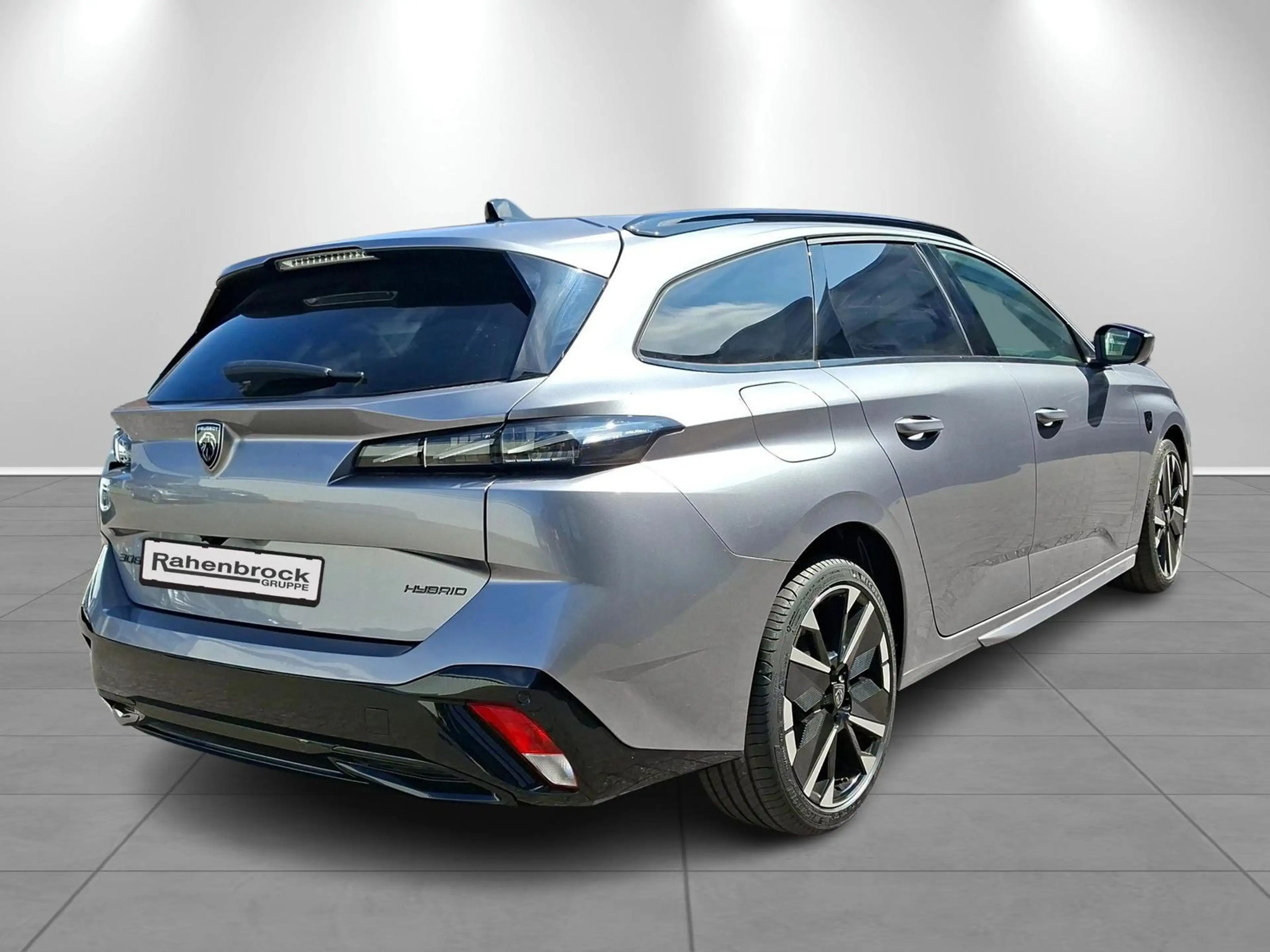 Peugeot 308 1.2 Hybrid 145 SW GT Exclusive — photo 4