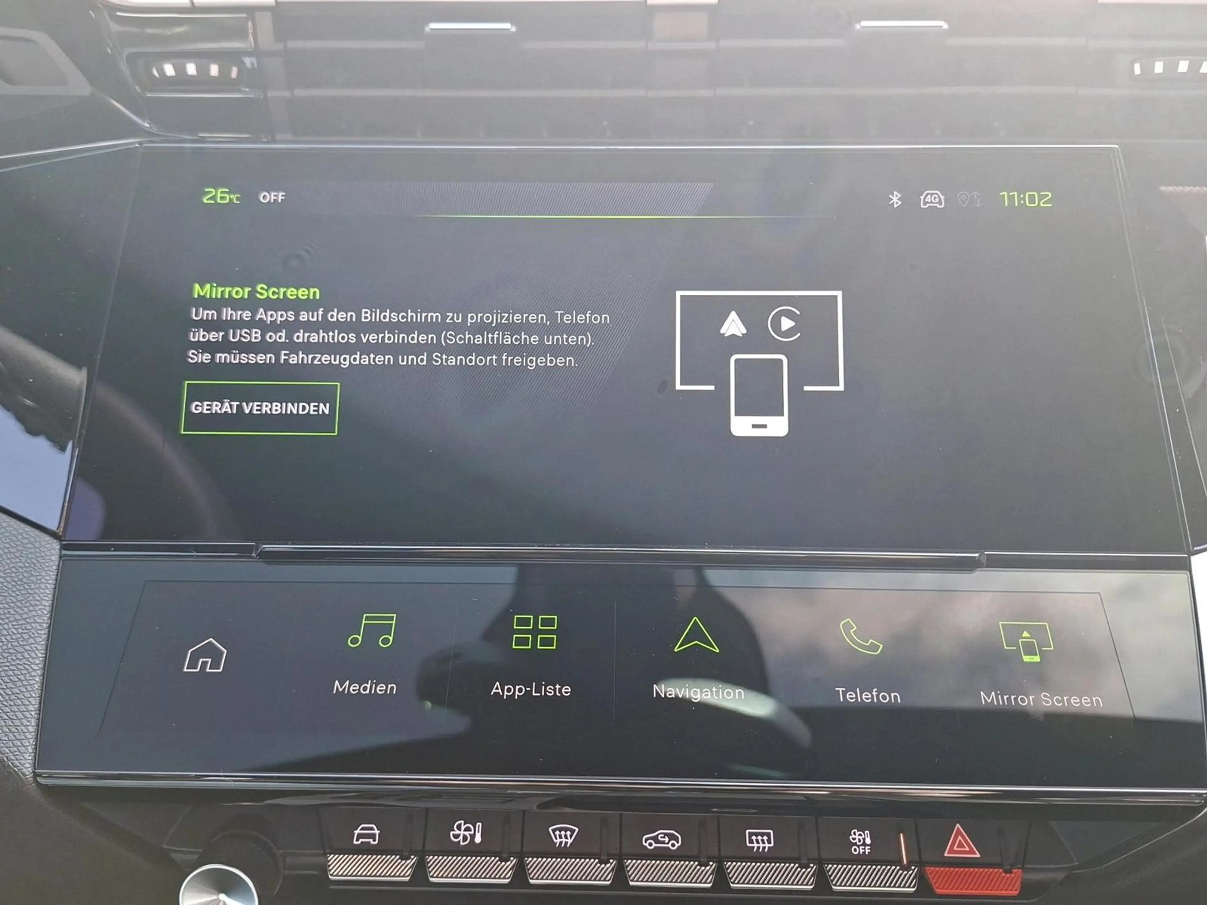Peugeot 308 1.2 Hybrid 145 SW GT Exclusive — photo 15