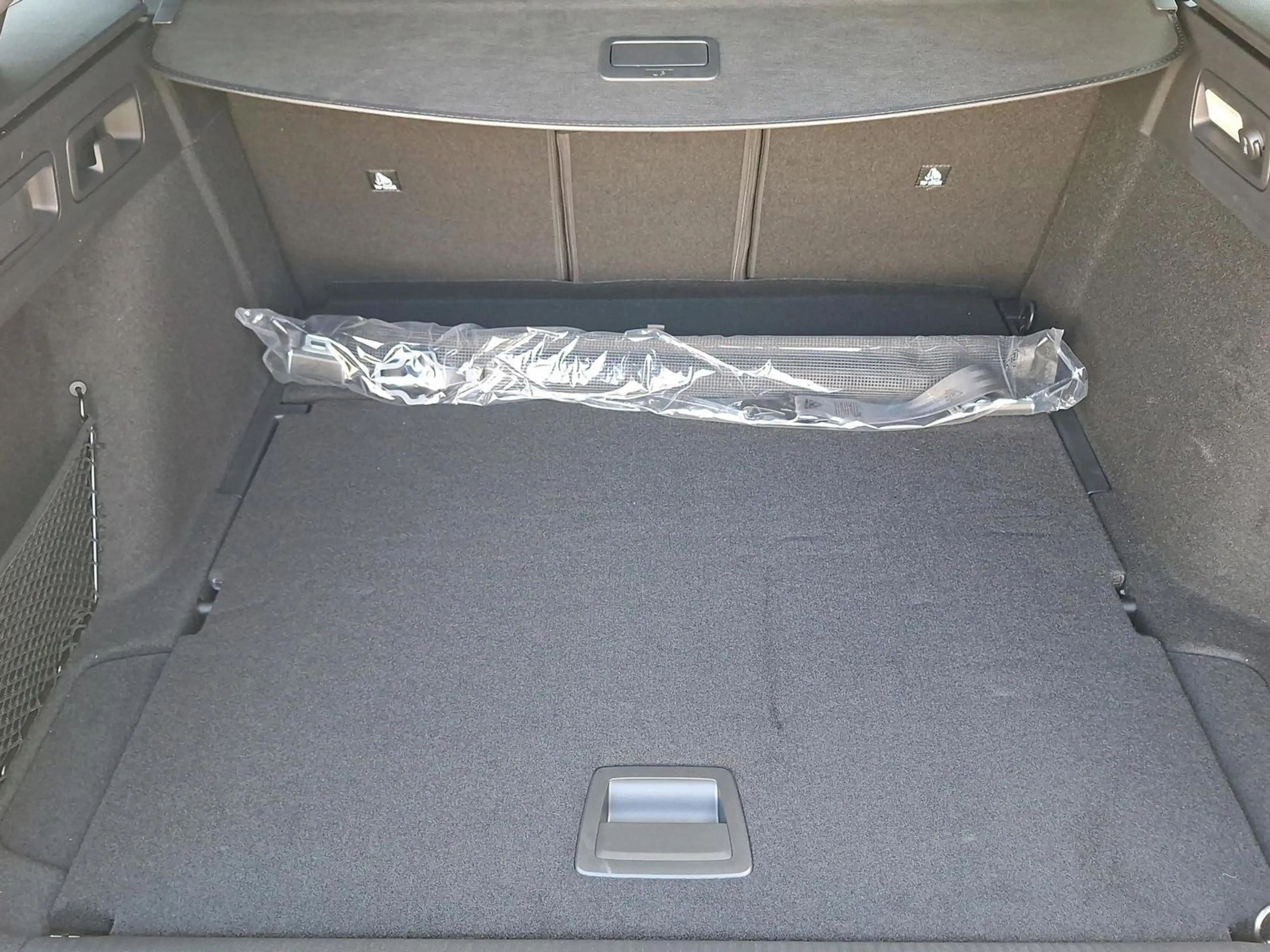 Peugeot 308 1.2 Hybrid 145 SW GT Exclusive — photo 5