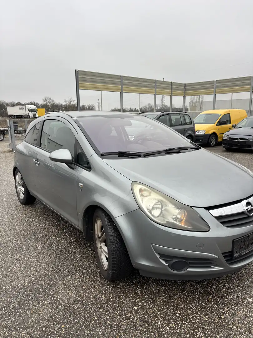 Opel Corsa 1.4 16V Selection - 2