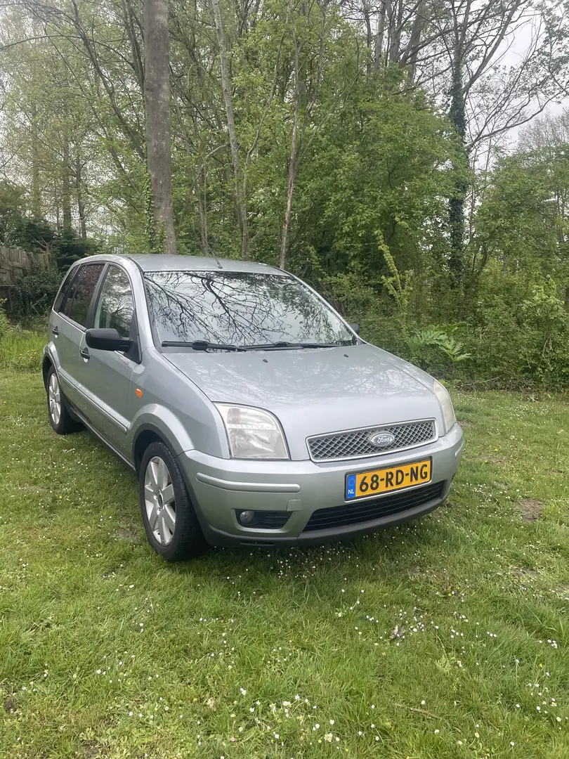 Ford Fusion 1.6 Silver - 1