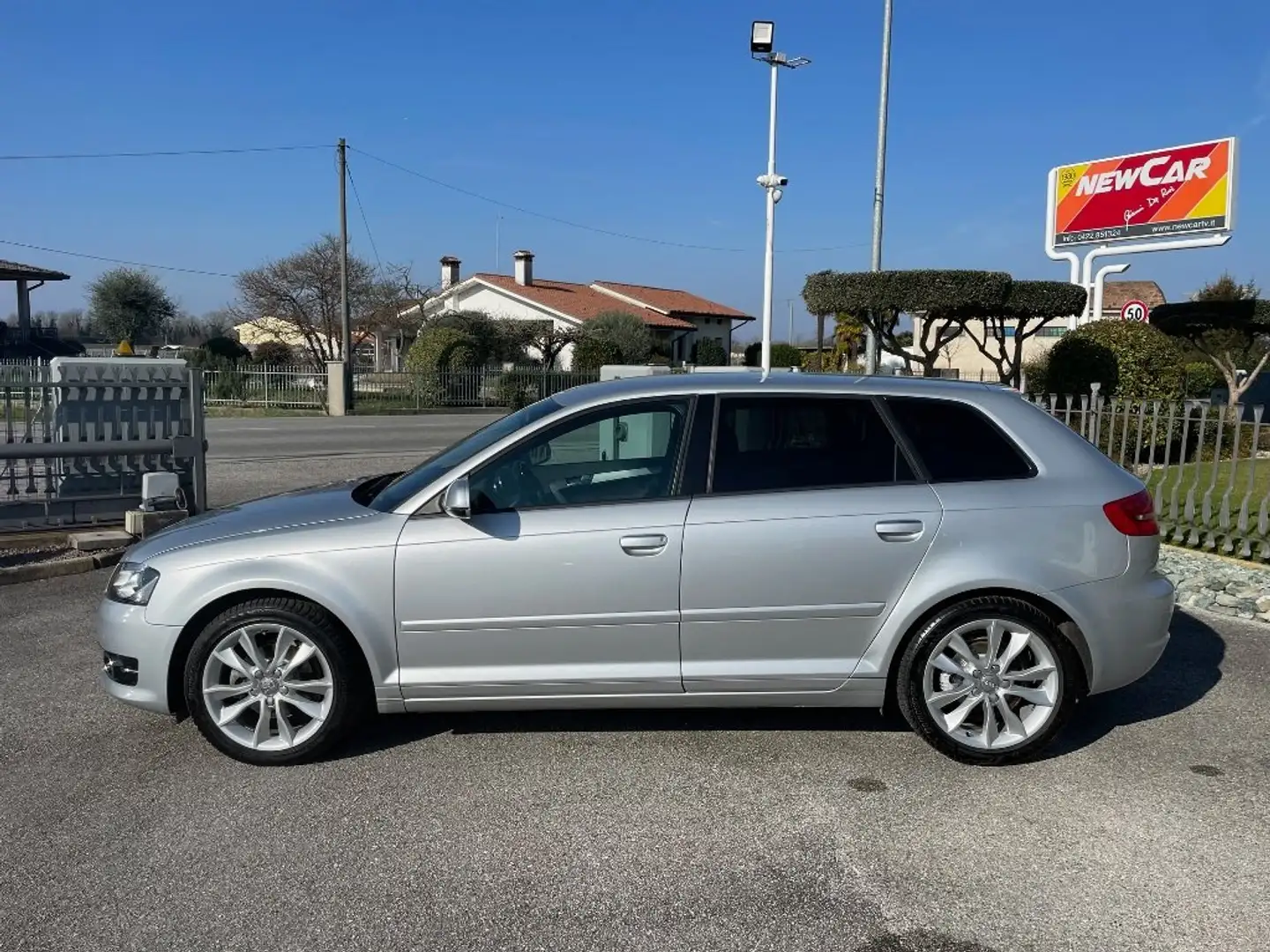Audi A3 Sportback 1.6 TDI 105cv Ambition S-Tronic Argento - 2