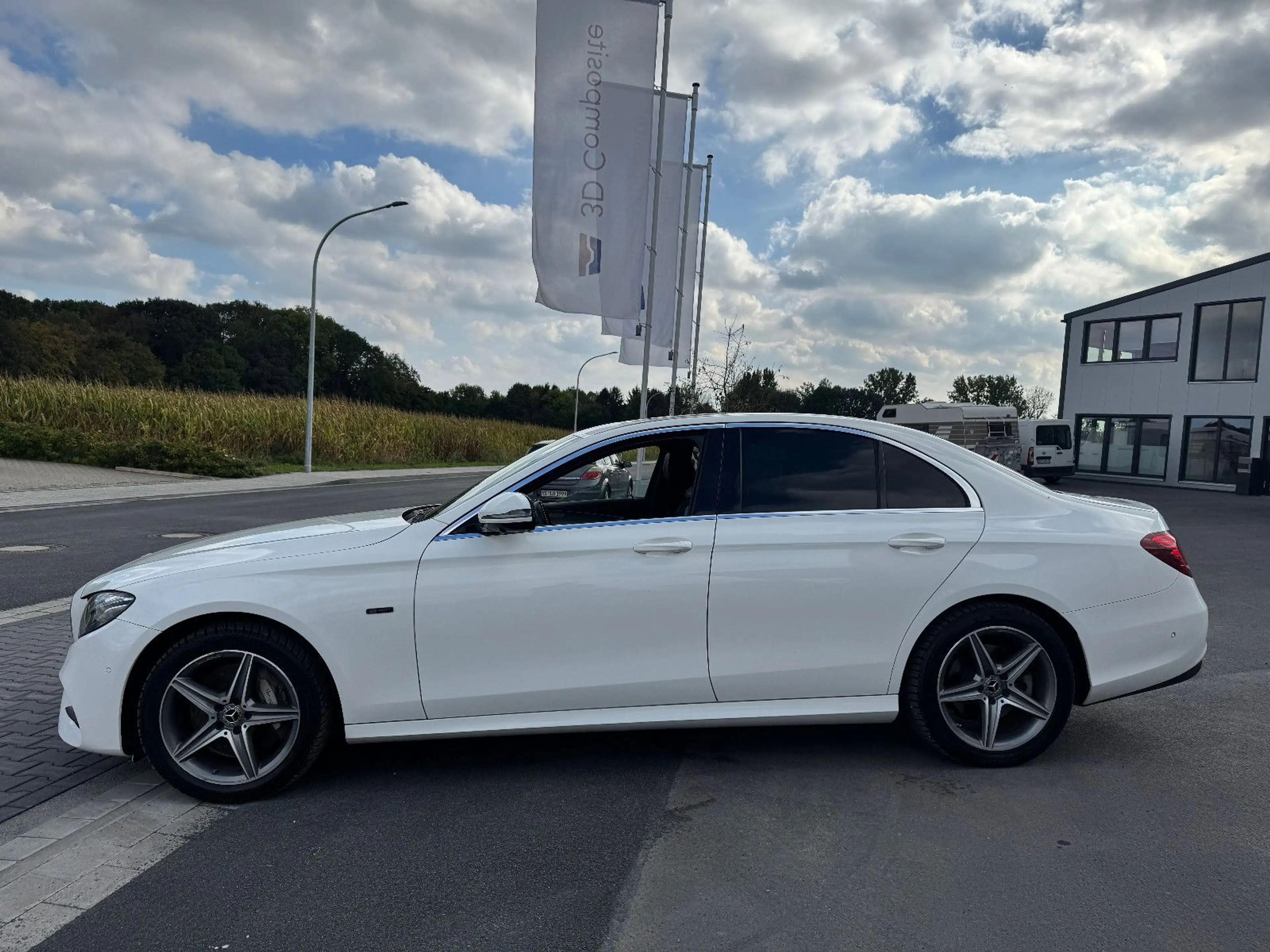 Mercedes-Benz E 300 E Limousine E 300 de 1 Hand TÜV Garantie — photo 10