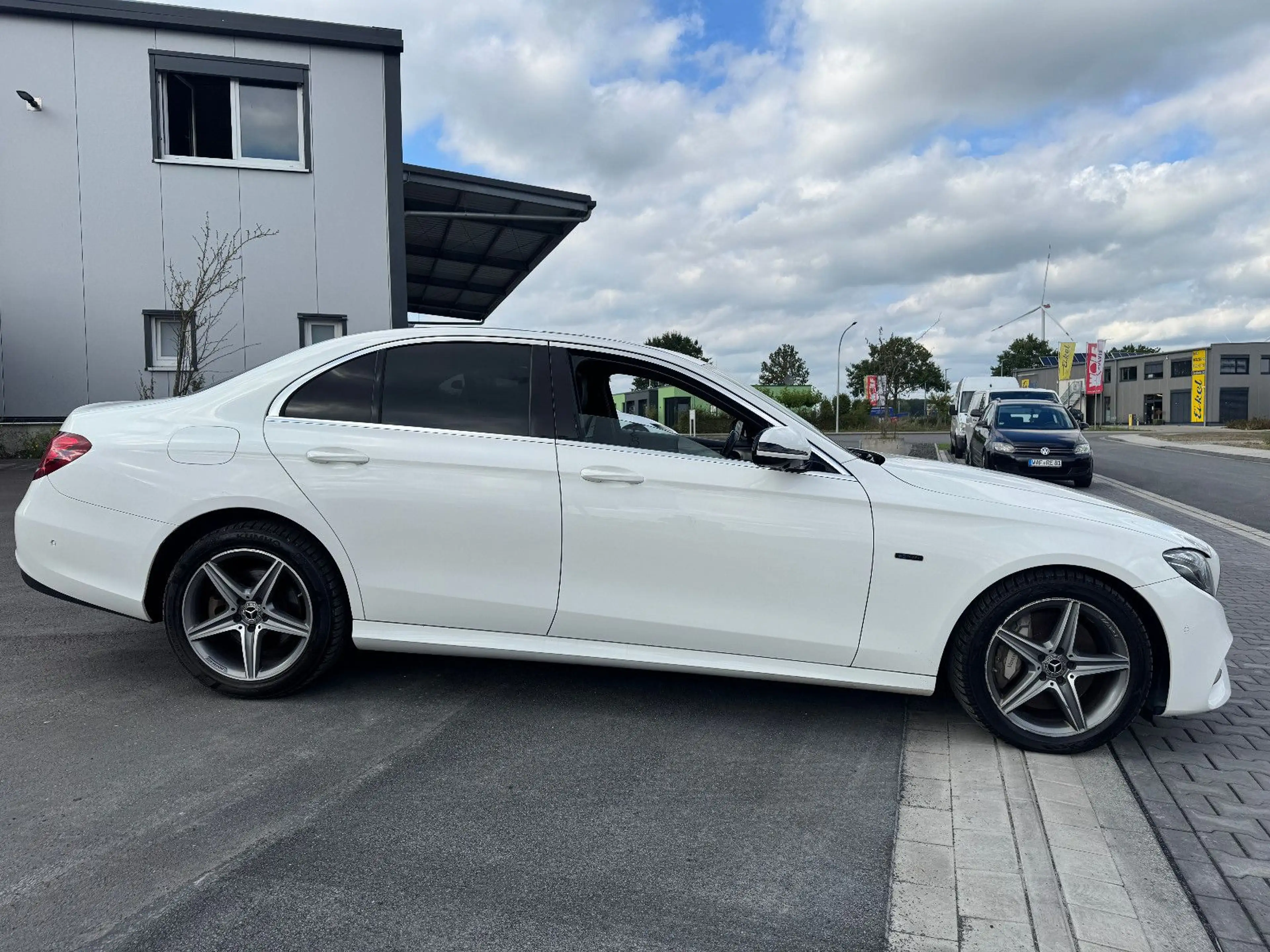 Mercedes-Benz E 300 E Limousine E 300 de 1 Hand TÜV Garantie — photo 9