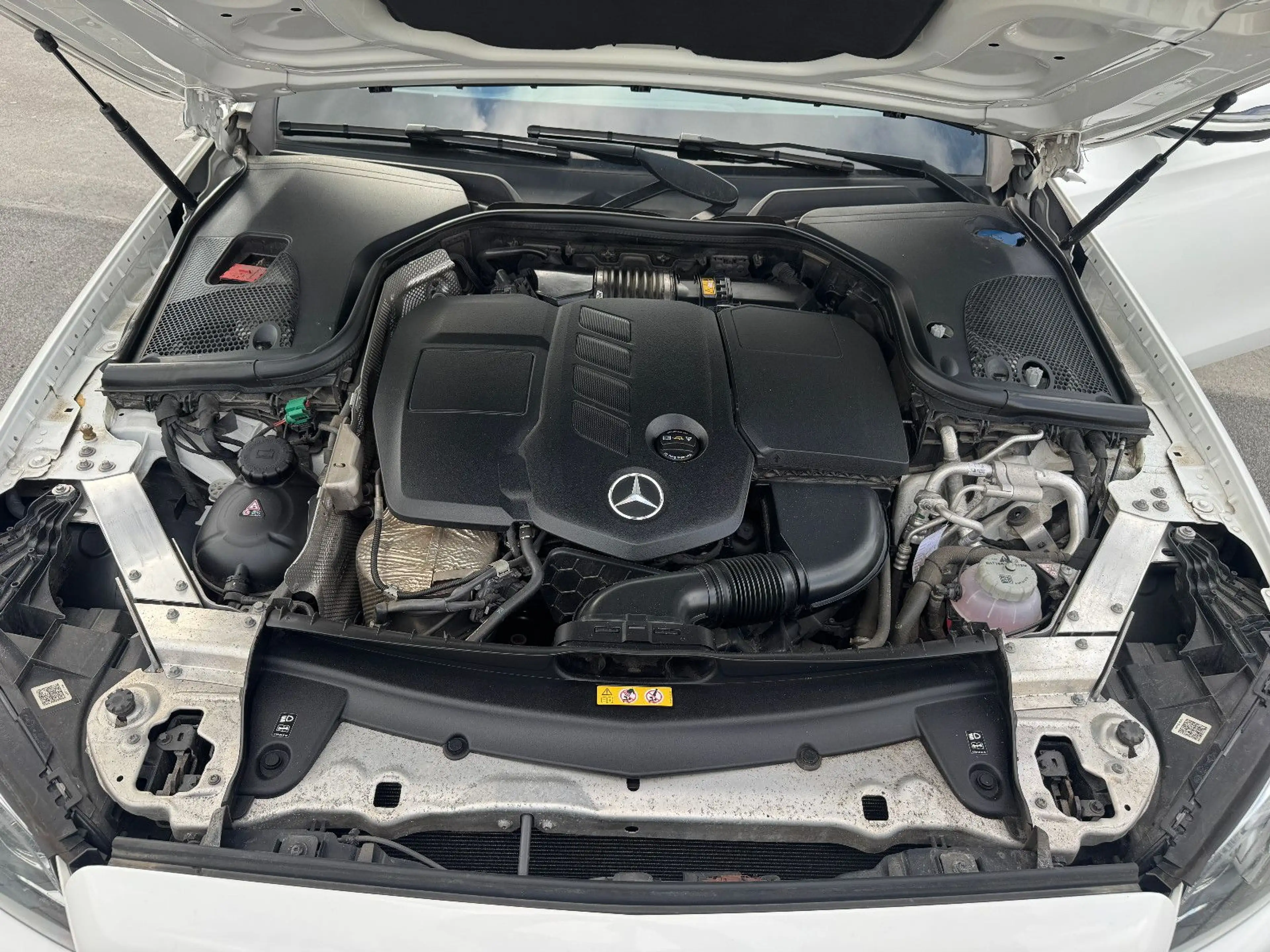Mercedes-Benz E 300 E Limousine E 300 de 1 Hand TÜV Garantie — photo 13