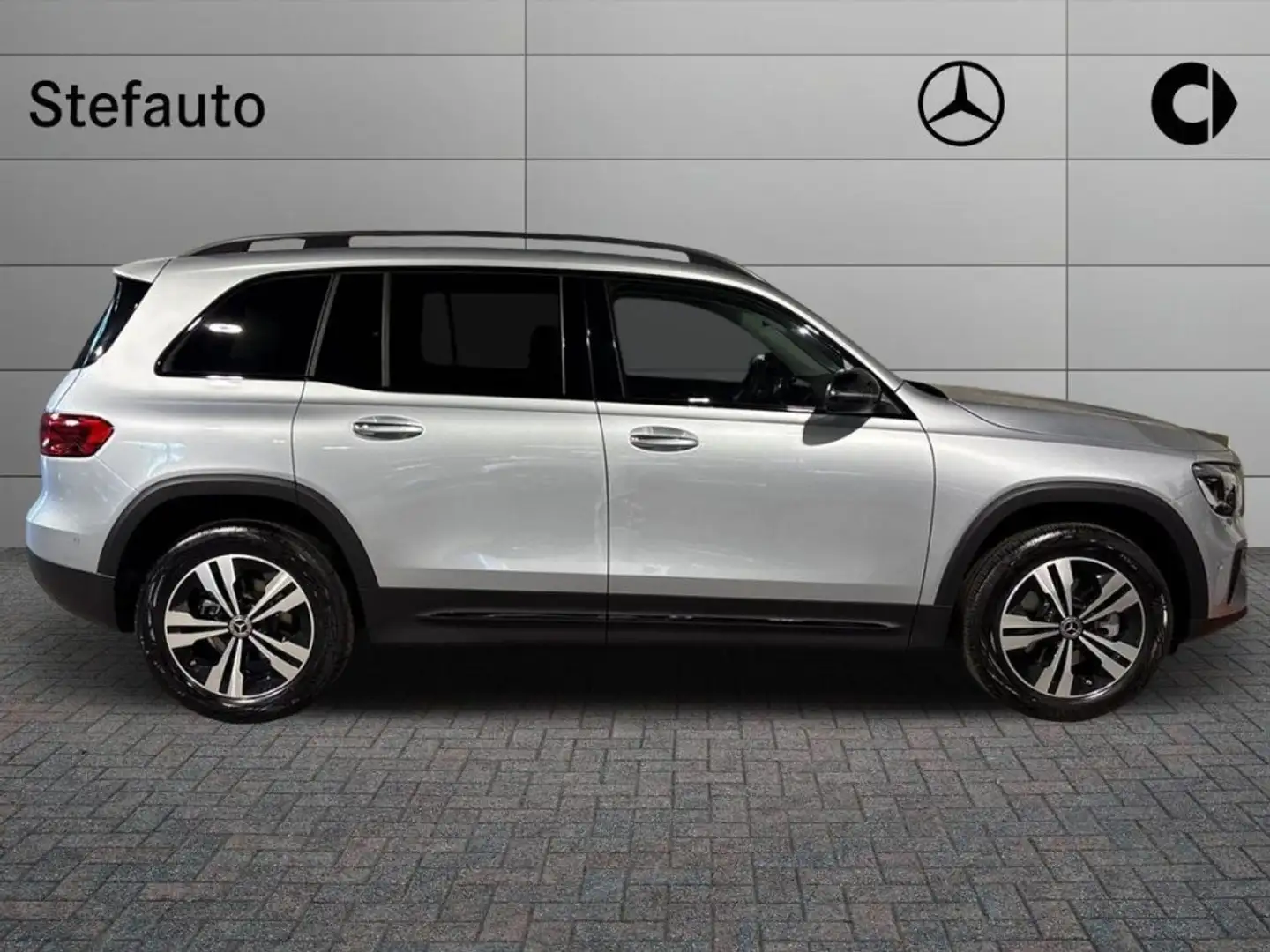 Mercedes-Benz GLB 200 d Automatic Progressive Advanced Plus Argintiu - 2