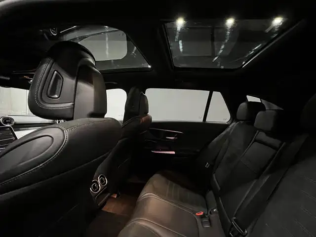 Mercedes-Benz C-Class view 9