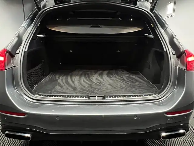 Mercedes-Benz C-Class view 8
