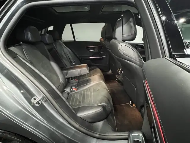 Mercedes-Benz C-Class view 13
