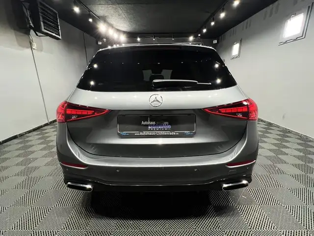 Mercedes-Benz C-Class view 7