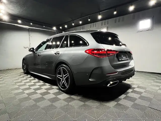 Mercedes-Benz C-Class view 3