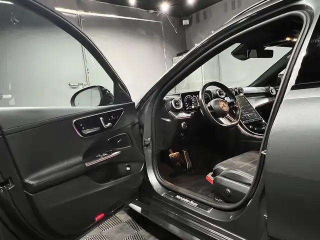 Mercedes-Benz C-Class view 10