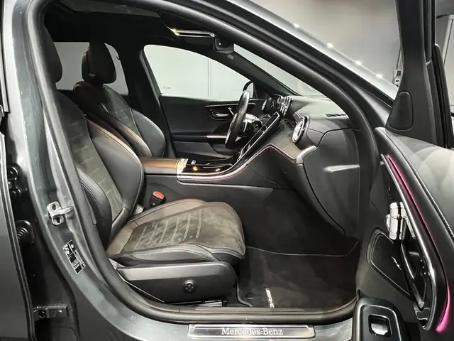 Mercedes-Benz C-Class view 12