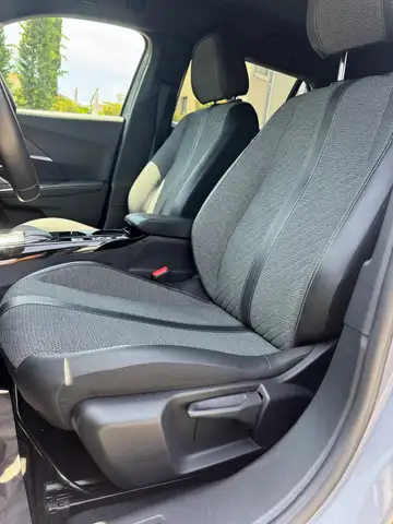 Peugeot 2008 view 10