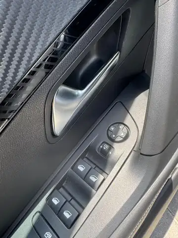 Peugeot 2008 view 11