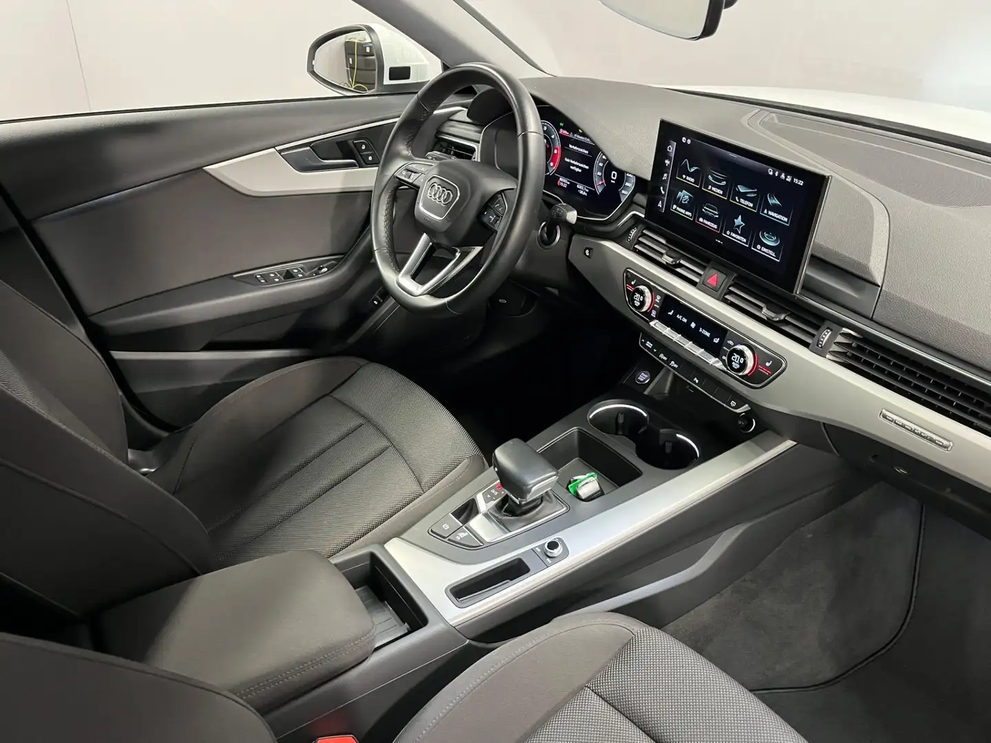 Audi A4 40 TDI quattro S-tronic ***Allrad | LED | S-line* Weiß - 2