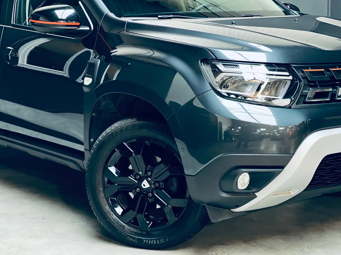 Dacia Duster 1.3 TCe Extreme**AUTOMATIQUE**CAM.360**CARPLAY** Gris - 2
