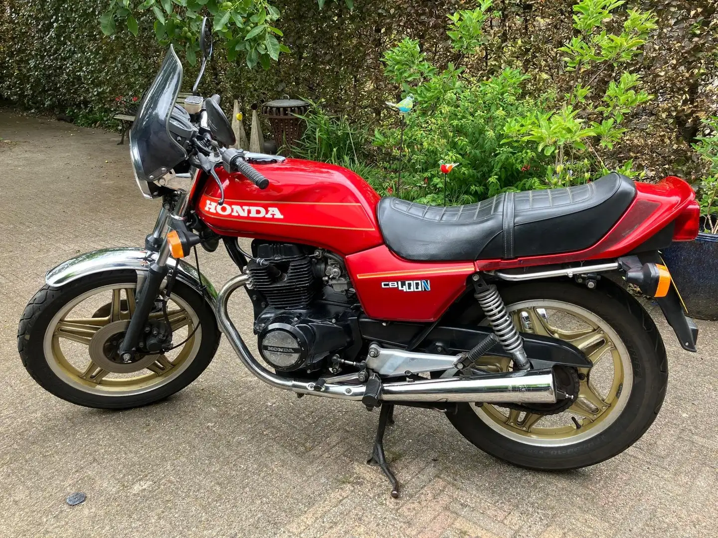 Honda CB 400 Rouge - 1