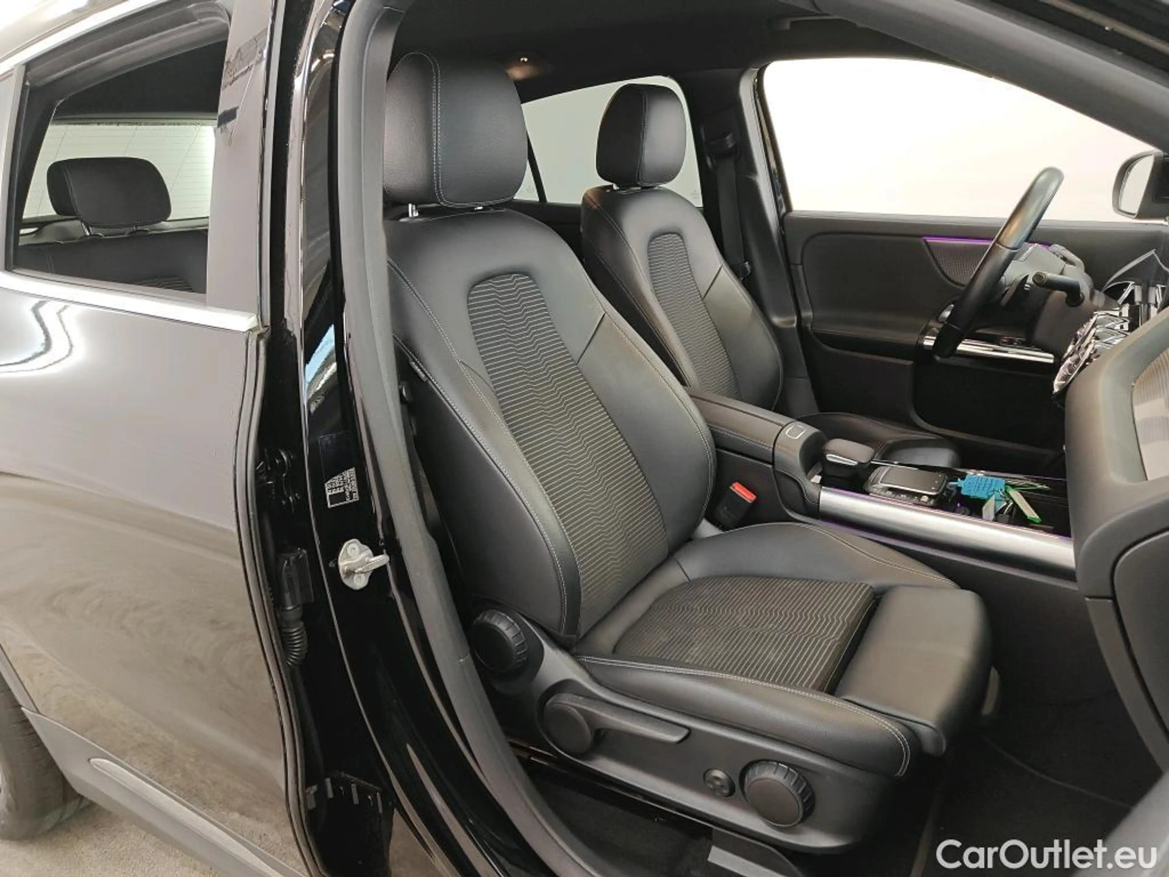 Mercedes-Benz EQA 250 Business Solution Luxury — photo 3