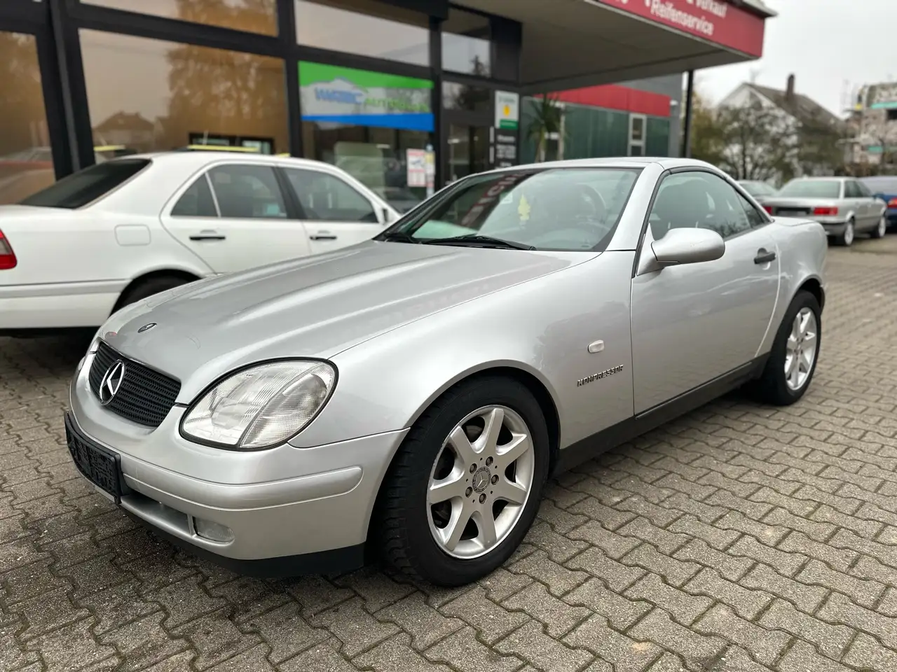 Mercedes-Benz SLK 230