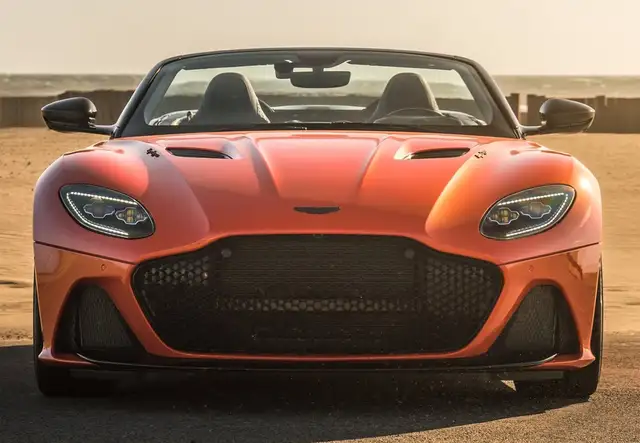 Aston Martin DBS Superleggera Volante