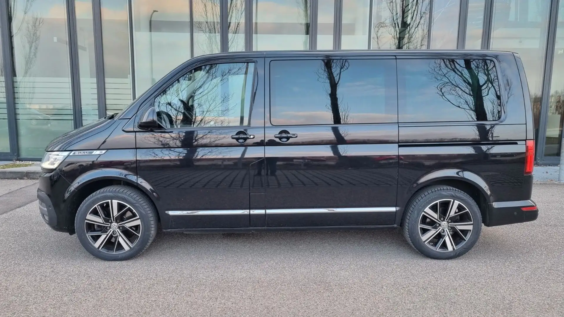 Volkswagen T6 Multivan T6.1 Multivan Highline 4MOT DiffLock Webasto AHK Schwarz - 2