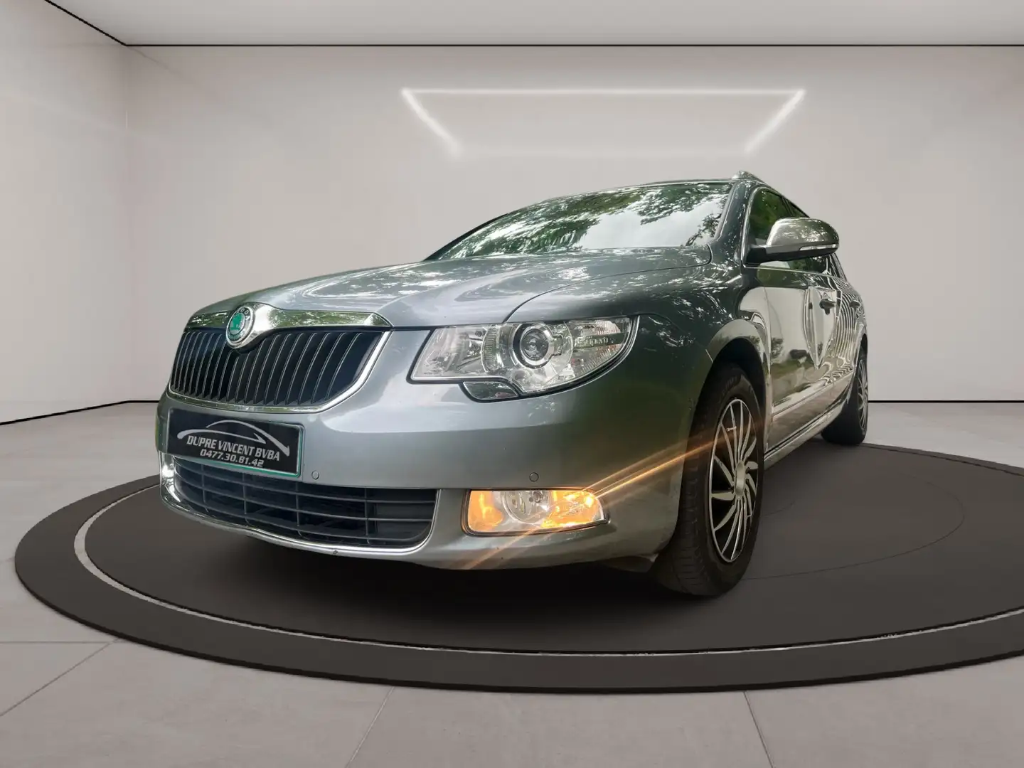 Skoda Superb SW 1.8 TFSI DSG Grijs - 1