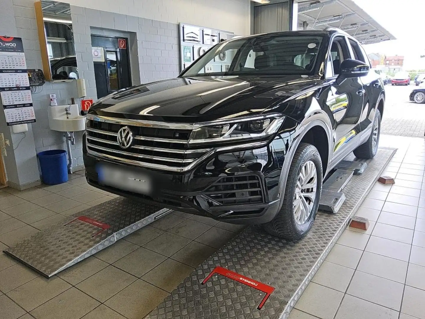 Volkswagen Touareg 3.0 TDI 4M* LUFT*LEDER*CAM*NAVI*AHK*LED* Noir - 1