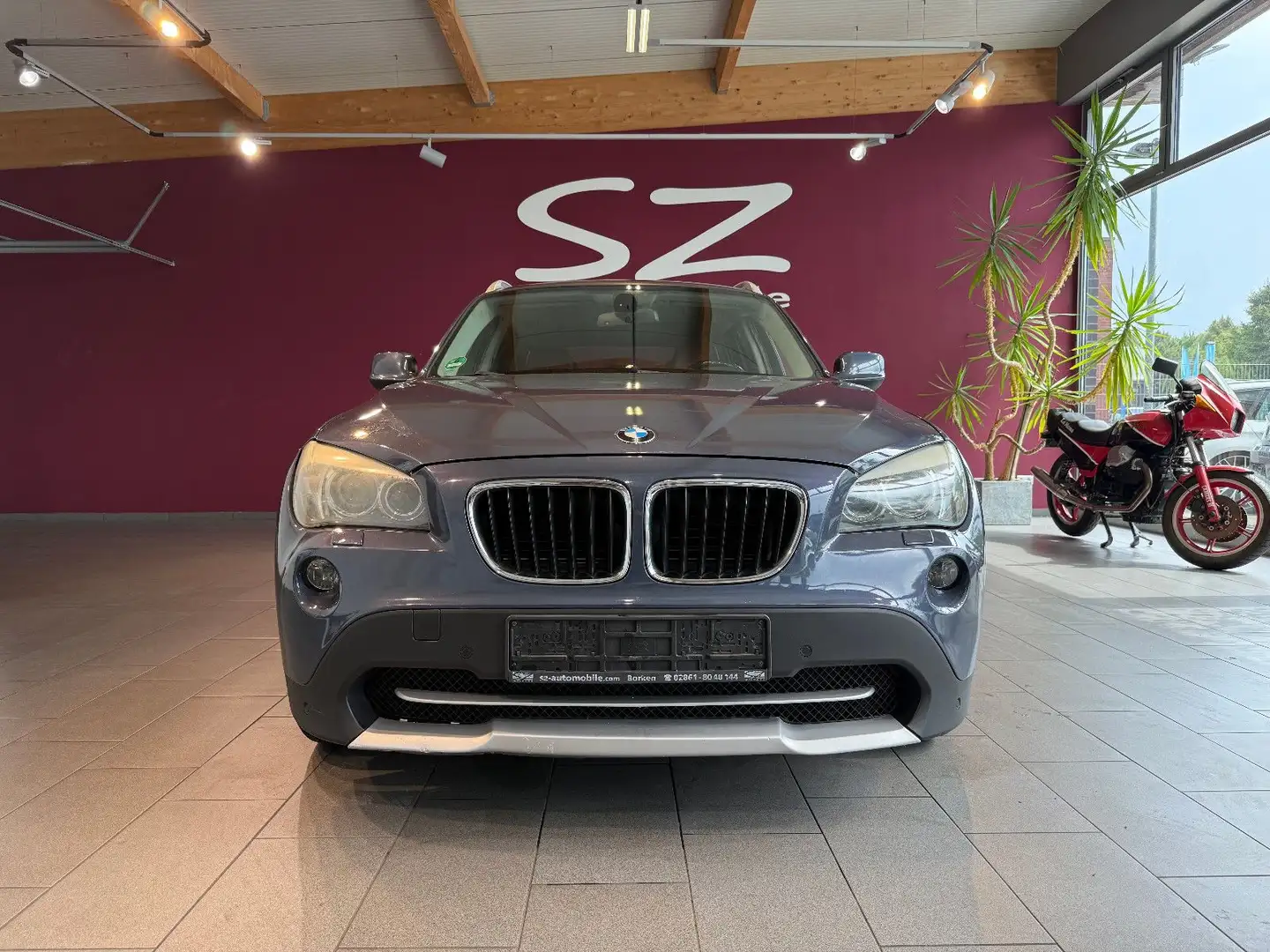 BMW X1 20d xDrive*SHZ*PDC*Navi*Xenon* Azul - 2