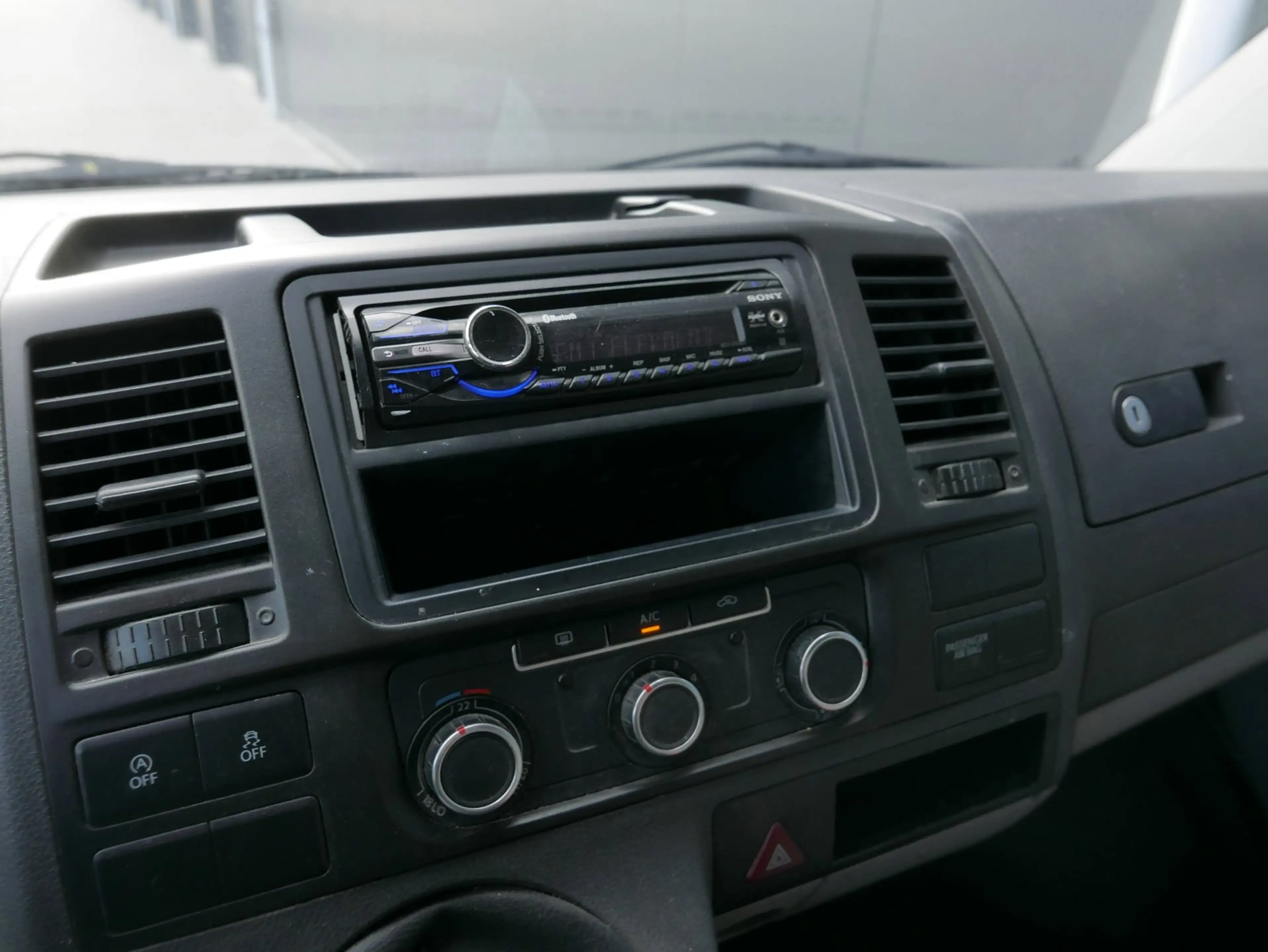 Volkswagen Transporter 2.0 TDI L1H1 BM T800 Baseline Plus AIRCO,TREKHAAK, — photo 6