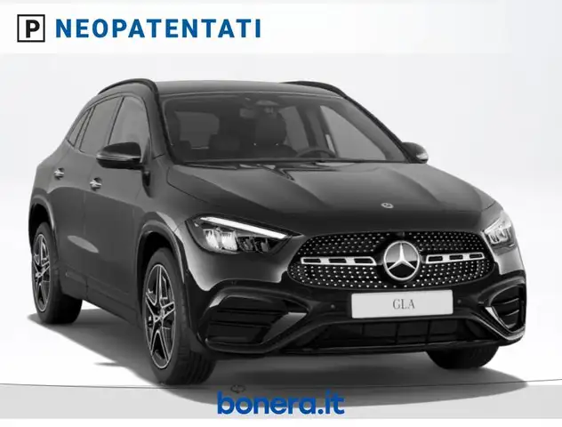 Mercedes-Benz GLA view 2