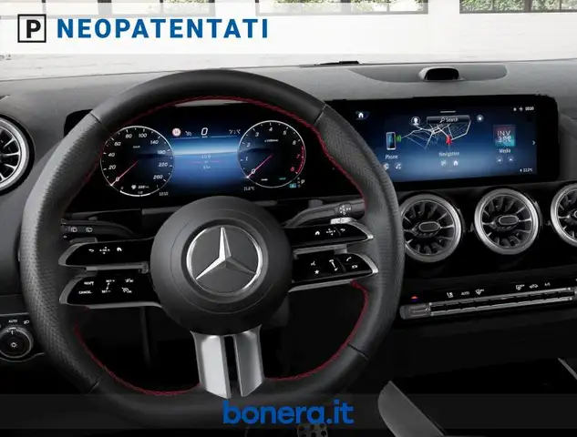 Mercedes-Benz GLA view 5