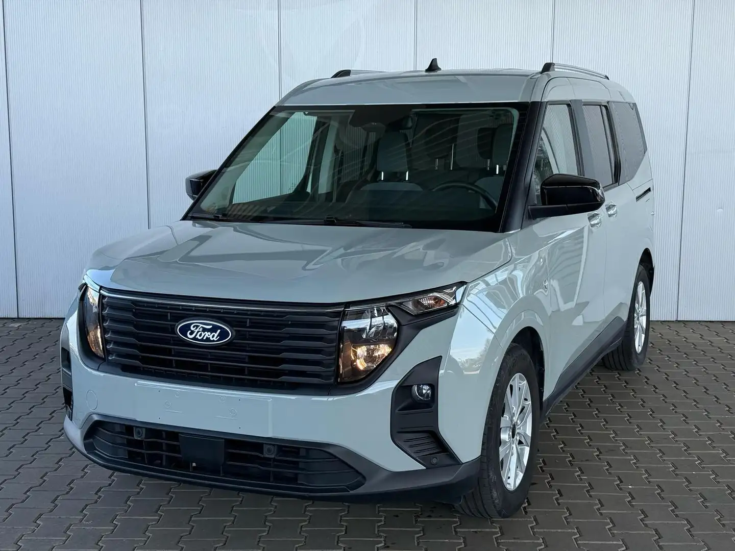 Ford Tourneo Courier 1.0 Ecoboost 125 PS Titanium / Carplay PDC V.&H... Grau - 1