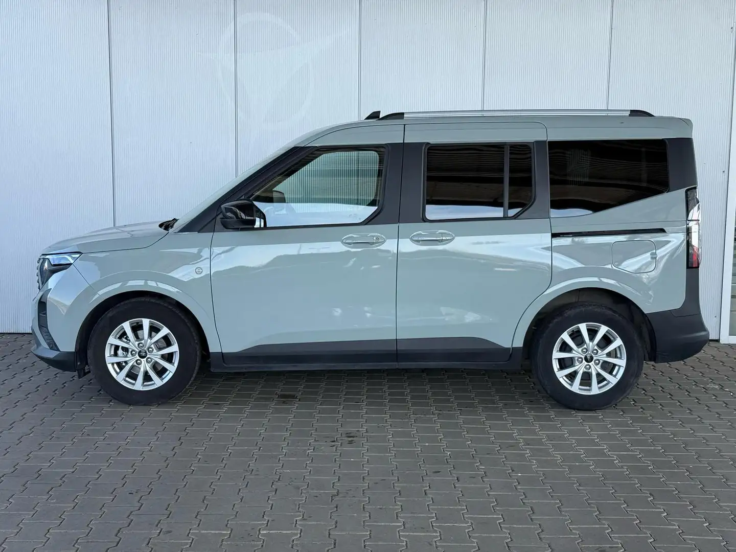 Ford Tourneo Courier 1.0 Ecoboost 125 PS Titanium / Carplay PDC V.&H... Grau - 2