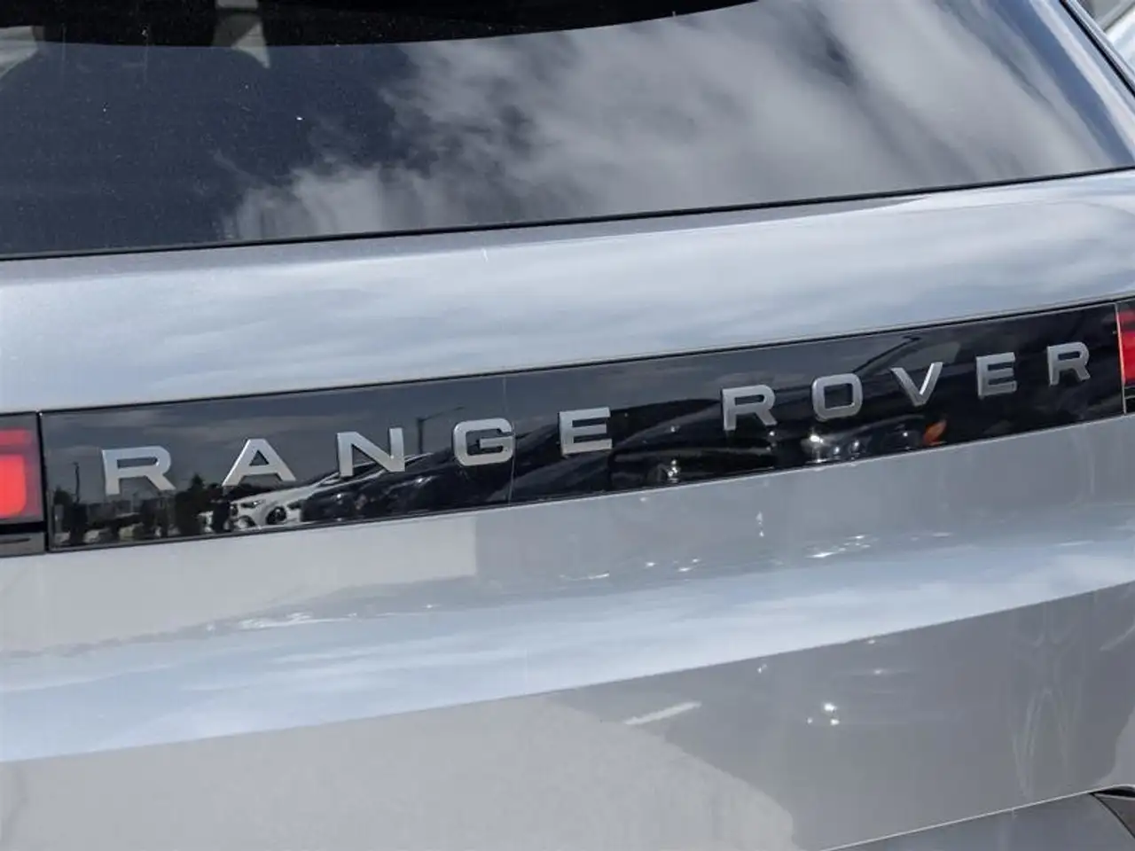 Land Rover Range Rover Sport снимка Land Rover Range Rover Sport