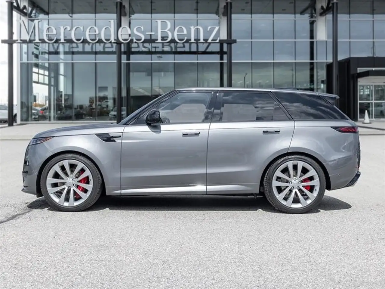 Land Rover Range Rover Sport снимка Land Rover Range Rover Sport
