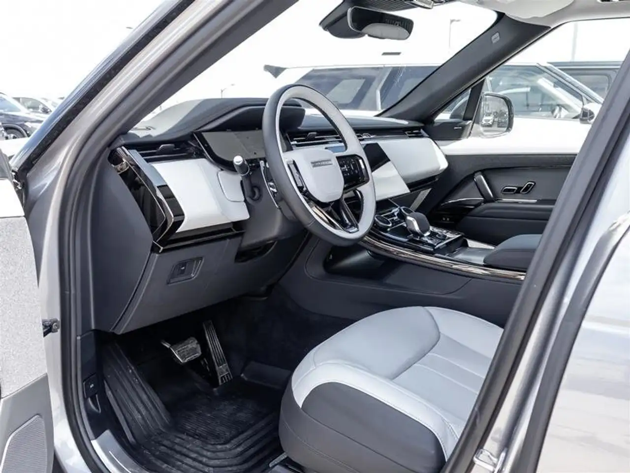 Land Rover Range Rover Sport снимка Land Rover Range Rover Sport