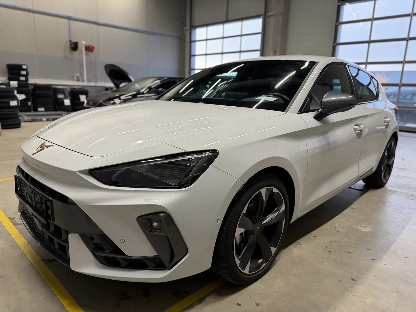 CUPRA Leon 1.5eTSI DSG Assist XL Navi Voll-LED Weiß - 1