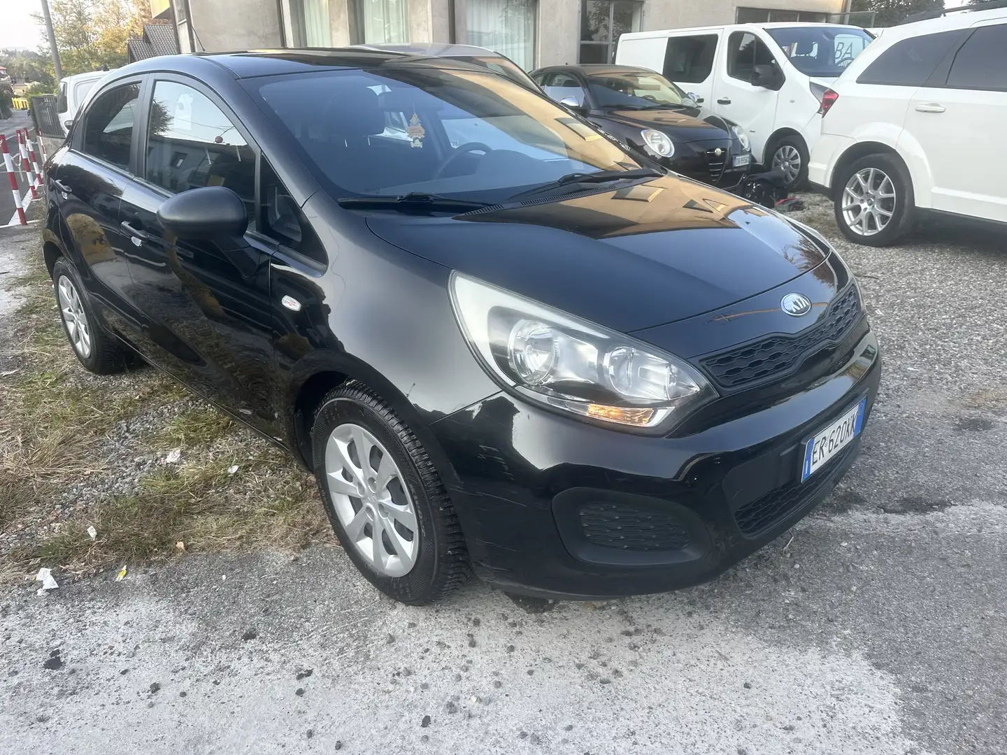 Kia Rio 5p 1.2 EX Nero - 2