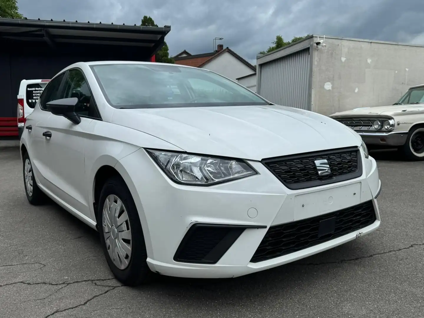SEAT Ibiza Reference Weiß - 1