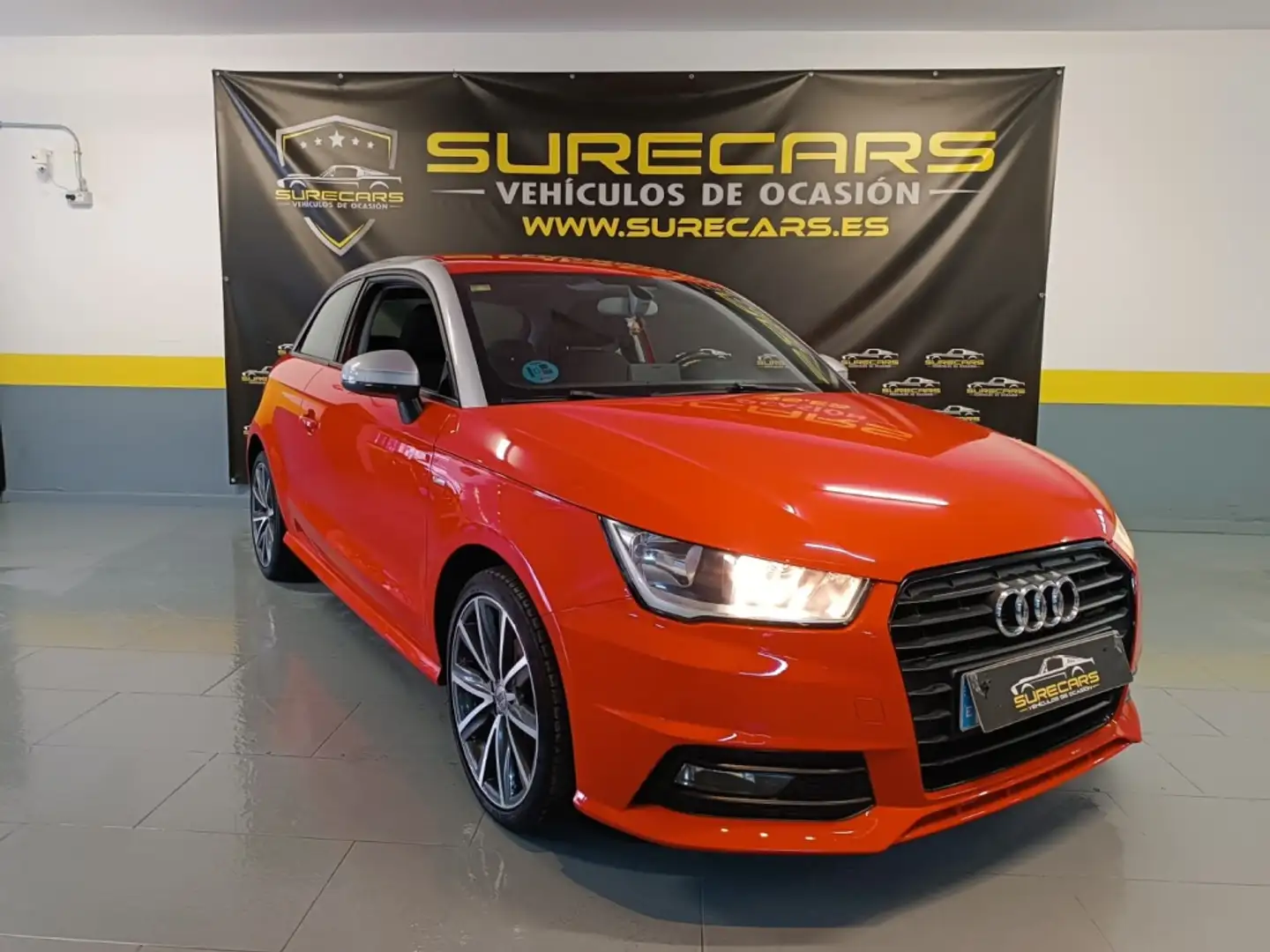 Audi A1 1.0 TFSI Active Kit Rojo - 1